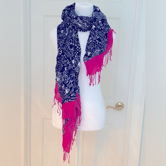 Fun and Airy! Lilly Pulitzer for Target - Upstream Scarf 20th anniversary Fish - Picture 3 of 3
